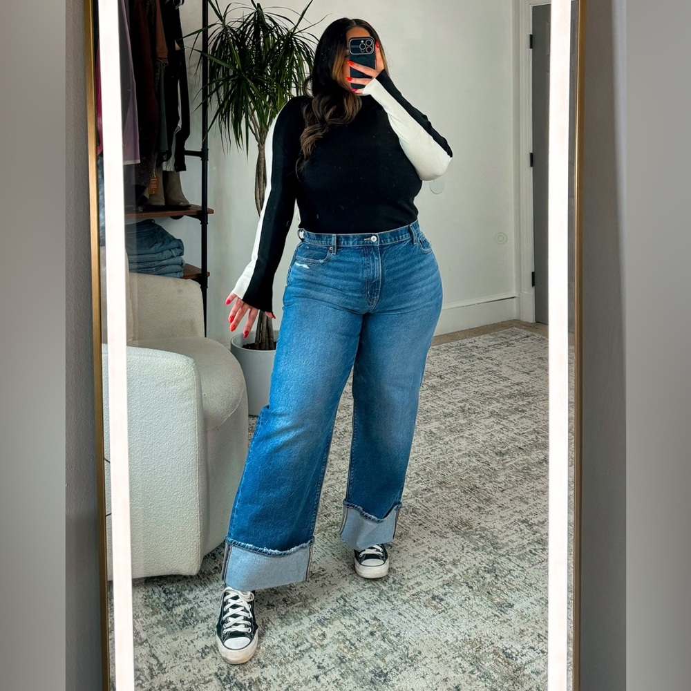 16S - American Eagle stovepipe Blue Jeans